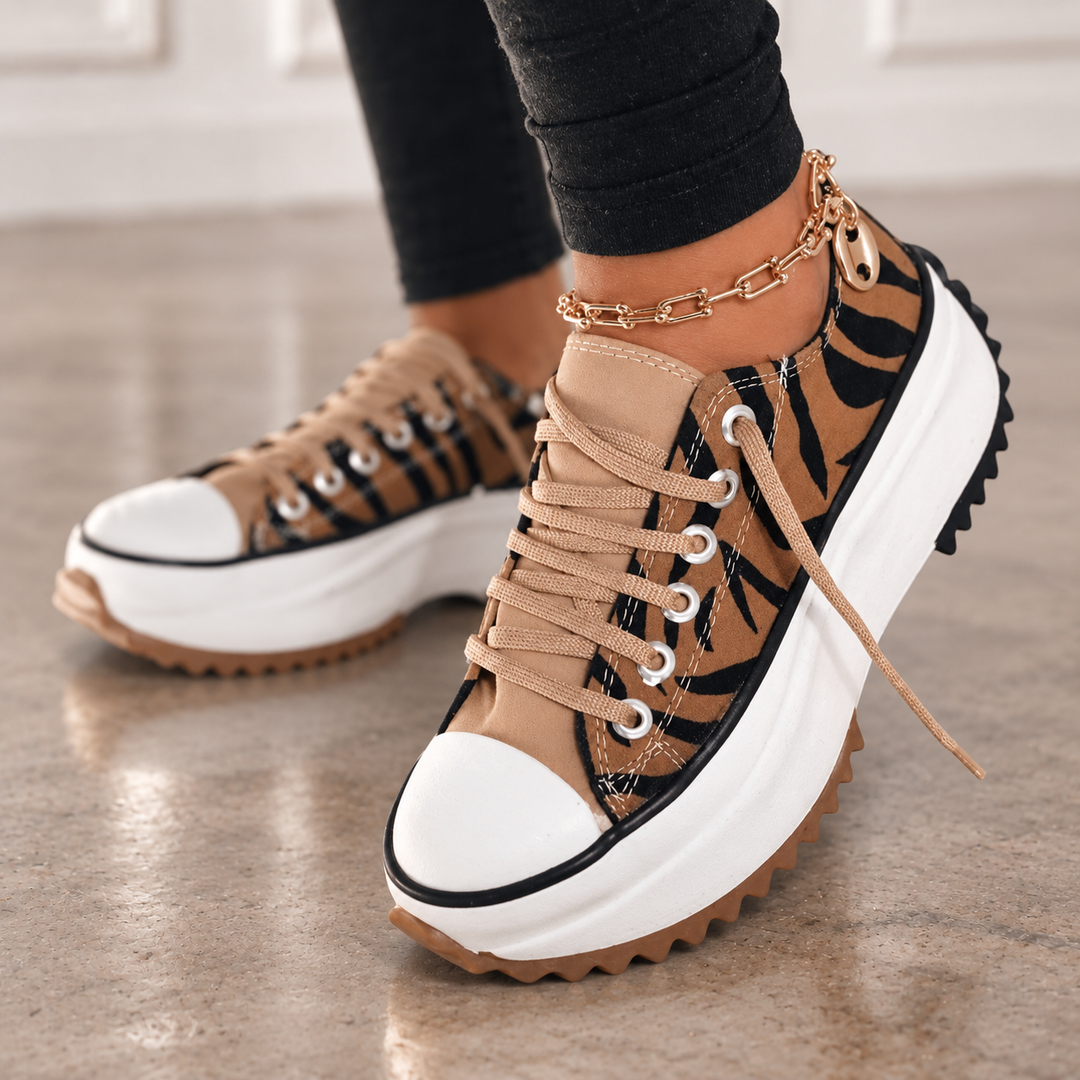 Erika | Chaussures de confort pour femmes à enfiler avec semelle crantée